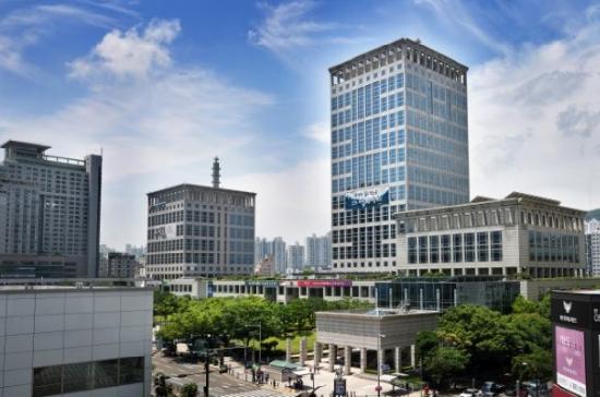 부산시, 정규직 고용 확대로 고용의 질 크게 개선… '전국 최고' 수준 성과 입증 기사 이미지