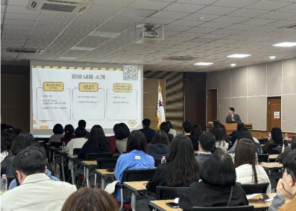 수원교육지원청, ‘밀착형 컨설팅·직무 연수’로 학교 계약 실무 역량 강화 기사 이미지