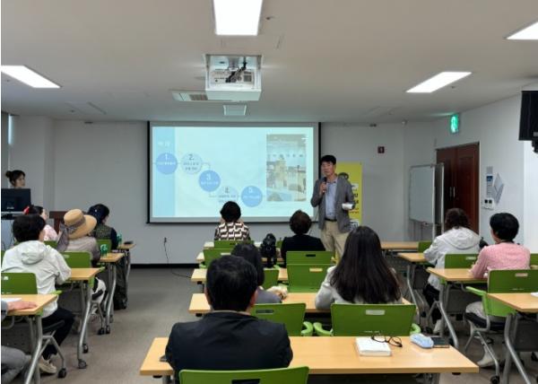 군위문화관광재단, 2026 생활문화동호회 간담회 성료…‘주민 문화체험 아카데미’등 상시 프로그램 확대  기사 이미지