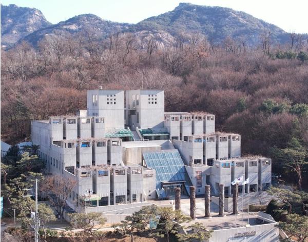 은평구, '2026 문학 상주작가 지원사업' 선정…문학 프로그램 확대 기사 이미지