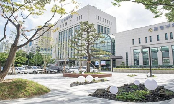 부산 금정구, 고유가 피해지원금 1차 지급 순항… 첫날 지급률 19% 기사 이미지