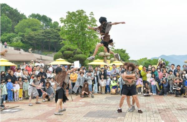 가족과 함께 선사시대로… 공주 석장리 구석기축제 이번 주말 개막 기사 이미지