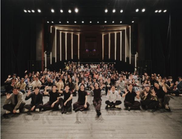 ‘무대 위에서 마주한 바흐와 춤’ 함안문화예술회관 하우스콘서트 '바흐x무브먼트', 뜨거운 호응 속에 성료 기사 이미지