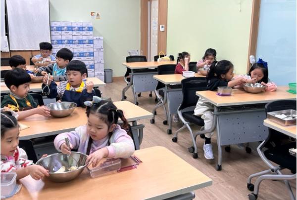 울산 남구 옥현어린이도서관, 그림책으로 배우는 ‘지구의 식탁’ 환경요리 교육 기사 이미지