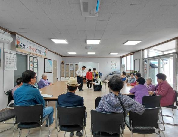 울진군, 치매보듬마을 주민 대상 교통안전 교육 실시 기사 이미지