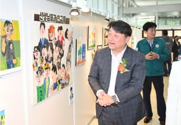 예산군, 작품 넘어 일자리까지… 장애 예술인 ‘꿈빛비상전’ 운영 기사 이미지