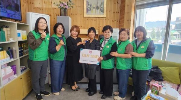 충주시새마을회, 책이있는 미용실 북살롱 휴식공간 조성  기사 이미지