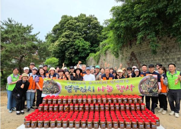 남양주시 조안․와부 64하내천봉사대, ‘제9회 사랑의 열무김치 나눔’ 봉사 전개 기사 이미지