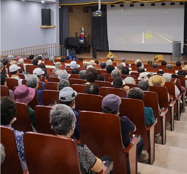 '운전도, 걷는 길도 안전하게!' 송파구, 70세 이상 고령자 교통안전교육 실시 기사 이미지