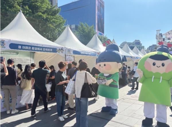 ‘출사동이’형제와 함께한 경북관광페스타, 문경시 매력 알려 기사 이미지
