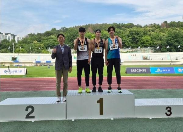 연제구청 육상팀, 밀양아리랑 전국육상대회서 '허들 금메달' 획득 기사 이미지