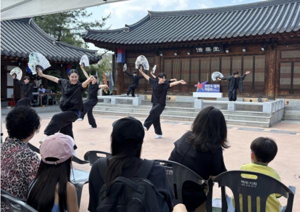 외국인 배낭족 발길 잡았다…천안시, 전주서 ‘K-컬처 박람회’ 홍보 기사 이미지