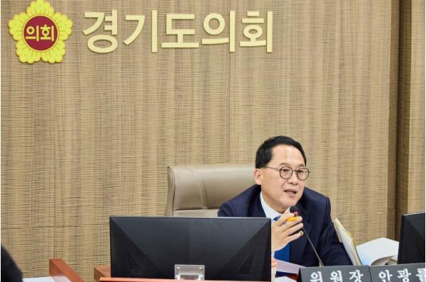 경기도의회 안광률 의원, 재정운용 틀 새로 짜야 기사 이미지