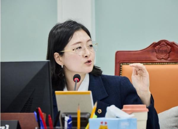 경기도의회 장윤정 의원, 경기도교육청 예산유보 운영 점검…“절감보다 적기 집행이 중요” 기사 이미지
