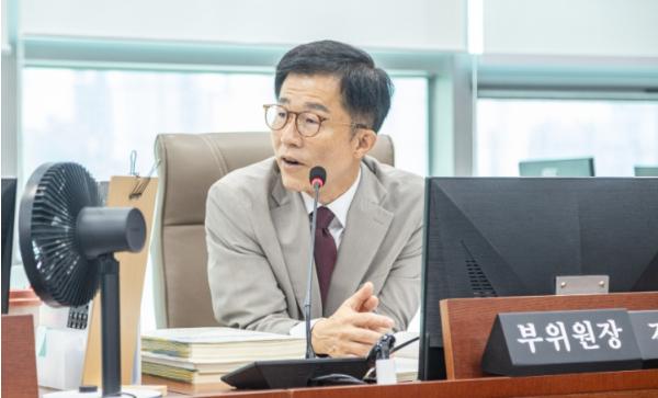경기도의회 김근용 의원, “평택 과밀학급 해소 위한 학교 신설·학급 증설 대책 촉구” 기사 이미지