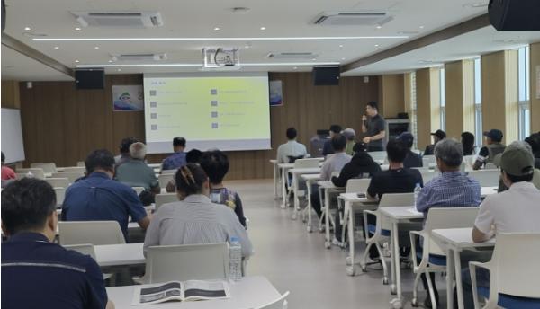 청양군, 외국인 계절근로자 고용주 대상 '인권·안전·노무' 통합 교육 성료 기사 이미지