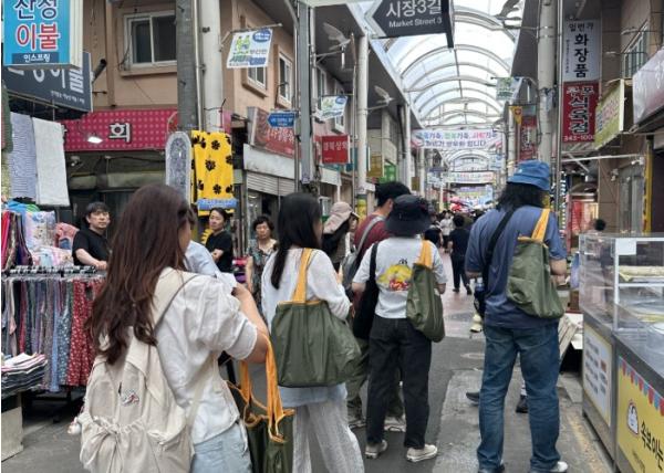 부산 북구, 구포시장에서 즐기는 ‘쉼앤잼 멋맛투어’ 본격 출발 기사 이미지