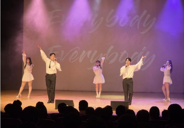 사하구 을숙도문화회관, ‘소리질러 콘서트’ 뜨거운 호응 속 마무리 기사 이미지