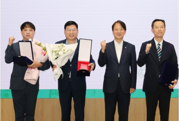 해운대시니어클럽,‘제31회 환경의 날’ 부산녹색환경상 녹색단체 부문 본상 수상 기사 이미지