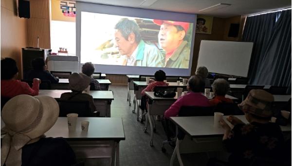 김제시 금구도서관 시니어 영화관 운영 기사 이미지