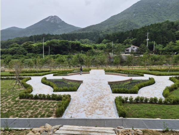 사천시, 주민과 함께 만든 와룡 편백숲 소공원 조성 완료 기사 이미지