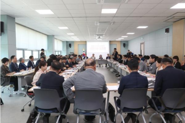 엄승용 보령시장 당선인, 자문위원·공직자와 시정자문 토론회 개최 기사 이미지
