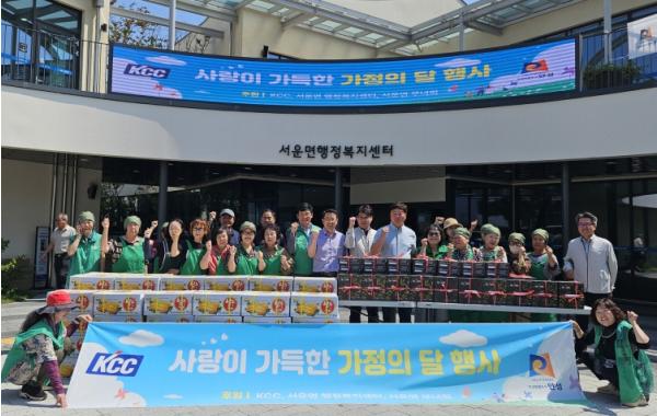안성시 서운면 새마을부녀회‧KCC 안성공장, 사랑의 먹거리 나눔 실천 기사 이미지