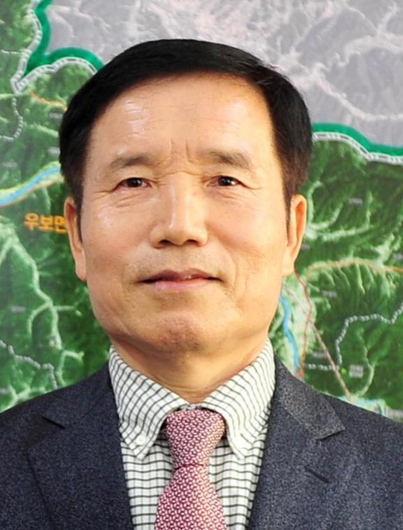 이전호 세무사, 군위군 고향사랑기부금 500만 원 쾌척… 3년 연속 이어지는 고향 사랑