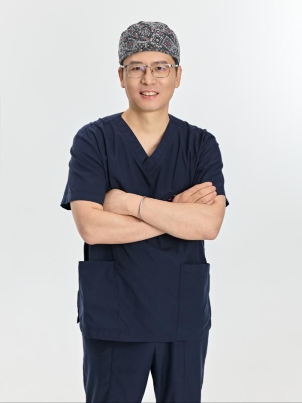 스킨부스터 성분, 바르기만 해도 같은 효과?… '피부과학적 근거 없다'
