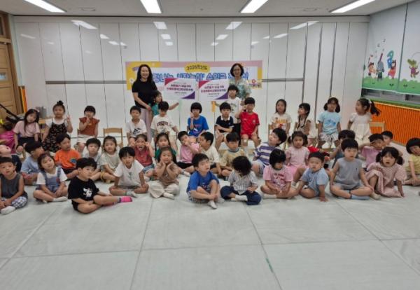하남시 단샘초등학교병설유치원, 바자회 수익금 기부 기사 이미지