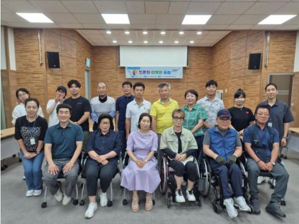 칠곡도서관, 장애인 평생교육 프로그램 성료 기사 이미지
