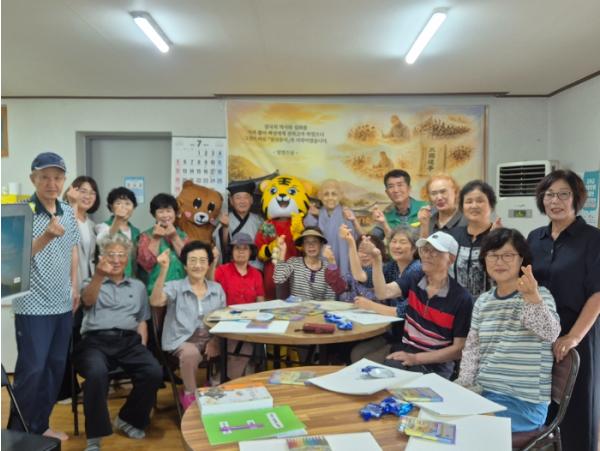 군위군새마을회, 새마을문고 군위군지부 찾아가는 독서문화진흥사업 “삼국유사 인생책방”본격 운영 기사 이미지