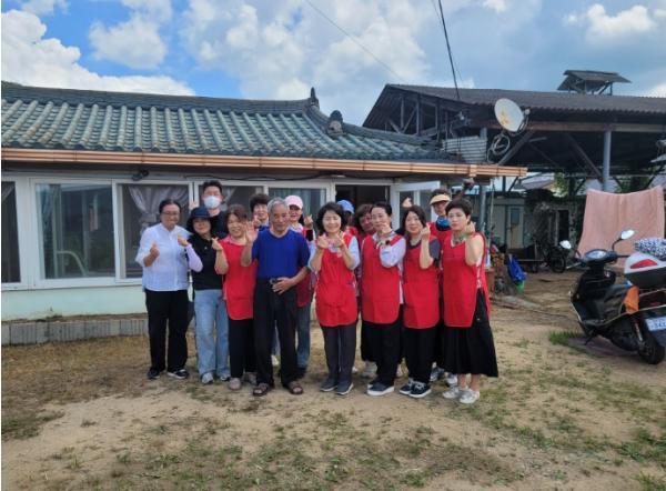 군위군새살림봉사회, 무더위도 잊은 나눔 실천 기사 이미지