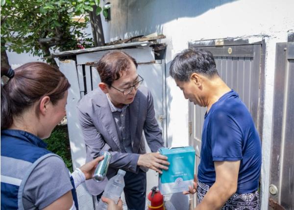 권오상 대구 서구청장, 쪽방촌 방문해 폭염 대응상황 점검 기사 이미지