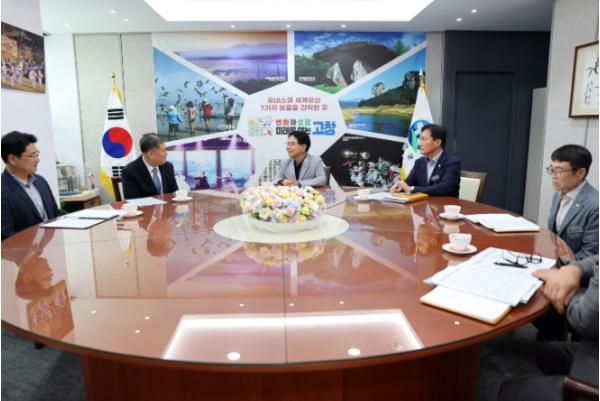 심덕섭 고창군수-전주출입국·외국인사무소, 외국인 계절근로자 제도 협력 기사 이미지