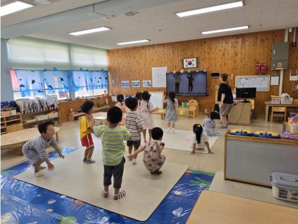 충남교육청 “방학 중에도 안심” 유치원 여름방학 돌봄교실 현장 지원 기사 이미지