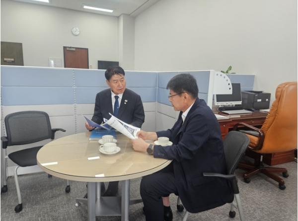 함명준 고성군수, 국회 잇단 방문...군정 핵심 현안 해결 총력 기사 이미지