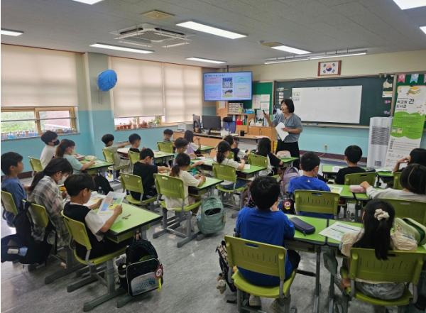 도봉구 지역 8개 도서관, ‘학교에 간 도서관’ 운영 기사 이미지