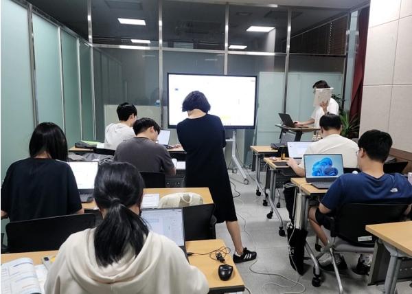 성북구, ‘청년 느린학습자 컴퓨터 자격증 도전반’ 6명 합격 결실 기사 이미지