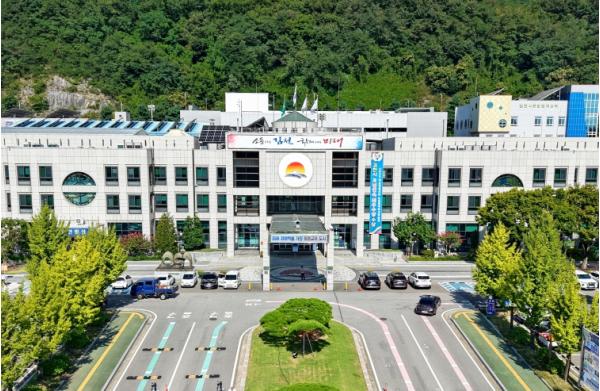 김천시, 업무 인수인계 우수사례 발굴... 행정 연속성 높인다  기사 이미지