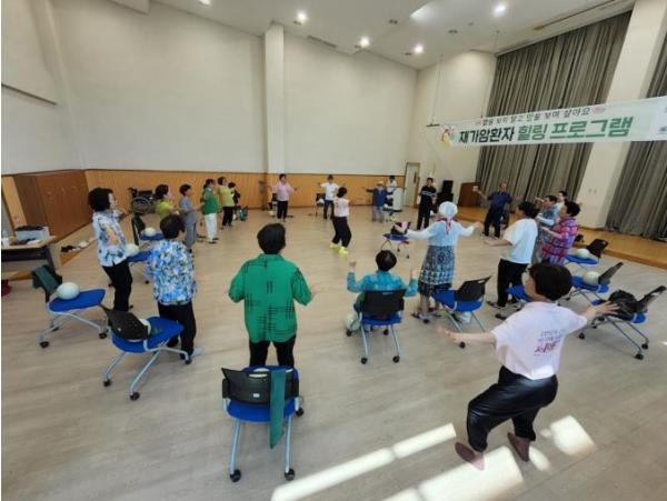 논산시 ‘암을 보지 말고, 앞을 보며 살아요’ 재가암환자 힐링 프로그램 성료 기사 이미지