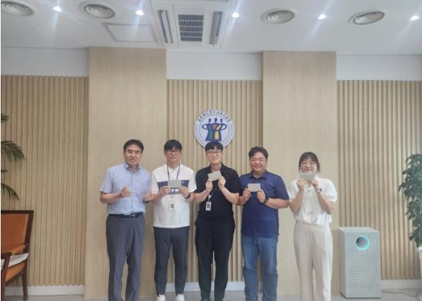 청주교육지원청, ‘동료가 추천한 청렴 실천 주인공, 청친소 선정’ 기사 이미지