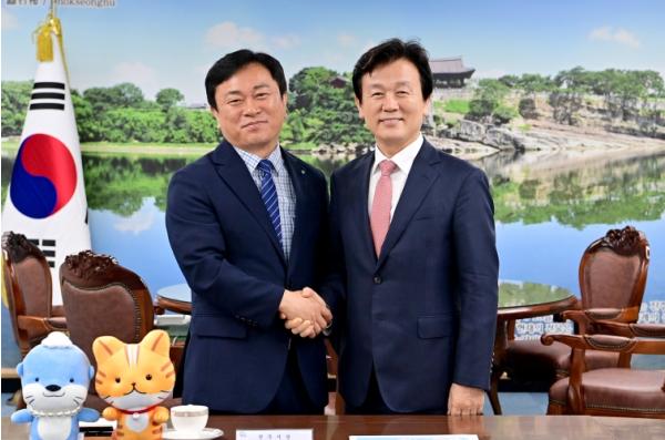 조규일 진주시장, 창원출입국·외국인사무소장 면담 기사 이미지