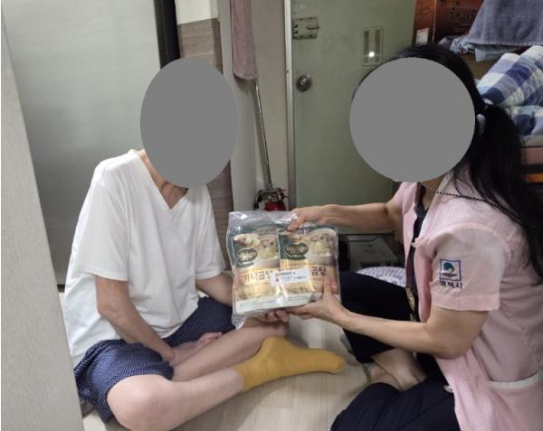 평택시, 민관 협력 통해 저소득 취약계층 어르신 영양식 전달 기사 이미지