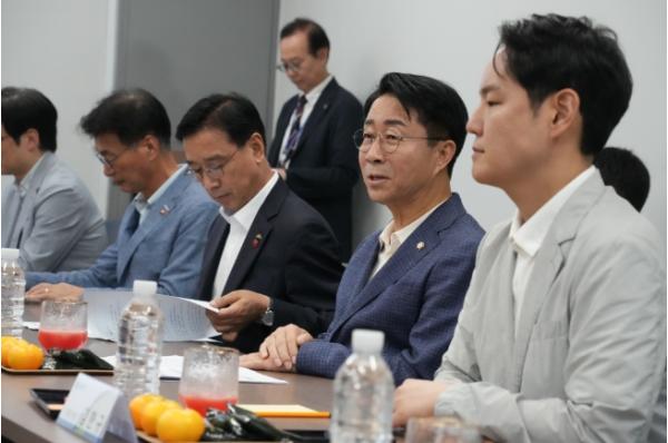 국회의장, 제주 해상풍력 현장 점검… 청정에너지 지원 논의