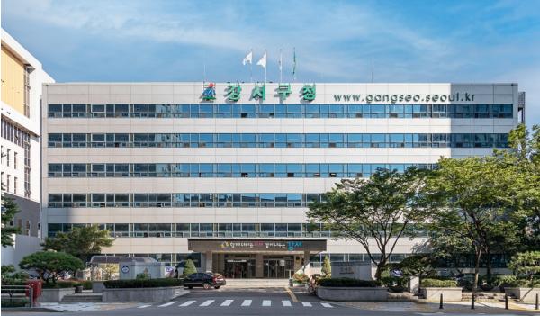 강서구 방화3동 주무관, 주민센터 앞 쓰러진 주민 응급조치로 생명 구해 기사 이미지