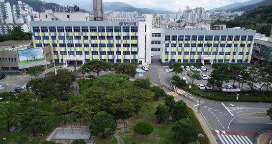 양산시 ‘달리는 오아시스’ 폭염 속 찾아가는 얼음생수 나눔 기사 이미지