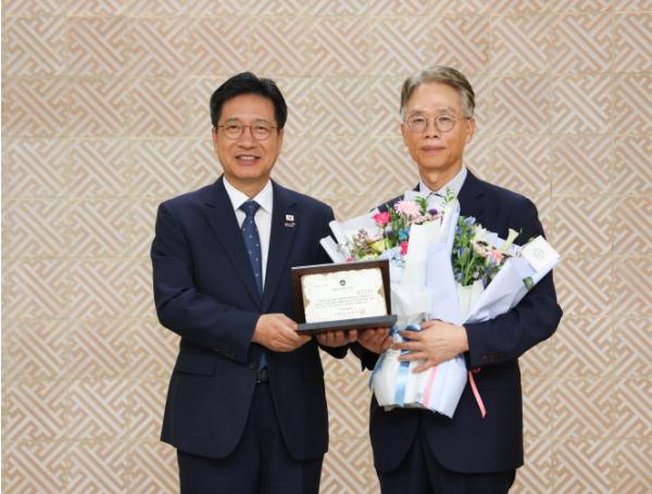 (주)터보링크 하현천 대표, 8월 자랑스러운 김해 CEO상 수상 기사 이미지