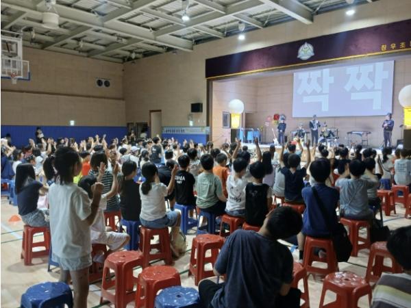 광주하남교육지원청, 온동네 돌봄·교육 센터 '늘하람' 타악 퍼포먼스‘잼스틱(Zamstick)’과 함께하는 문화 예술 공연 개최 기사 이미지