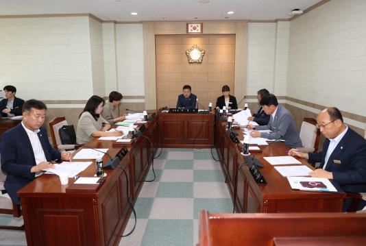 상주시의회 '2026년 의원연구단체 운영 심의위원회' 개최